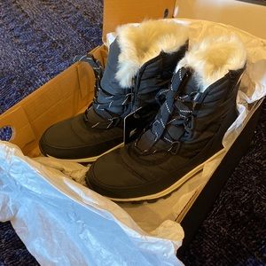 Sorel Whitney Short Lace Winter Boots Sz 7.5
